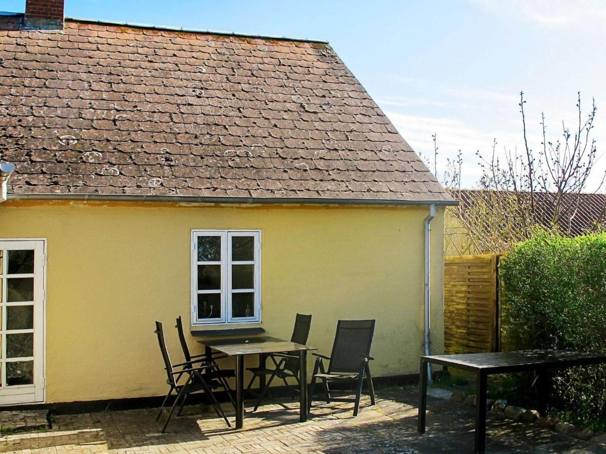 4 Person Holiday Home In Bandholm Экстерьер фото