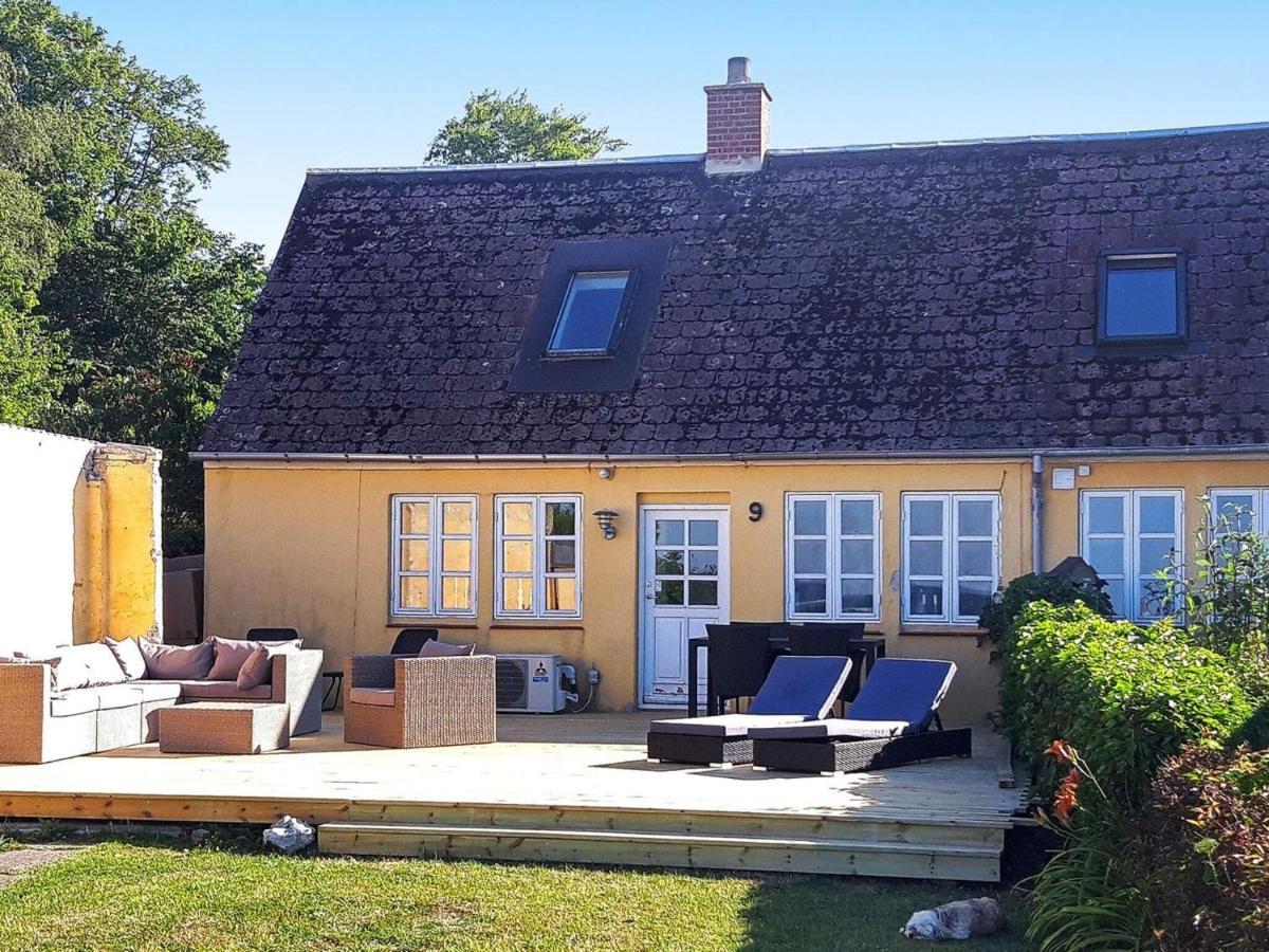4 Person Holiday Home In Bandholm Экстерьер фото
